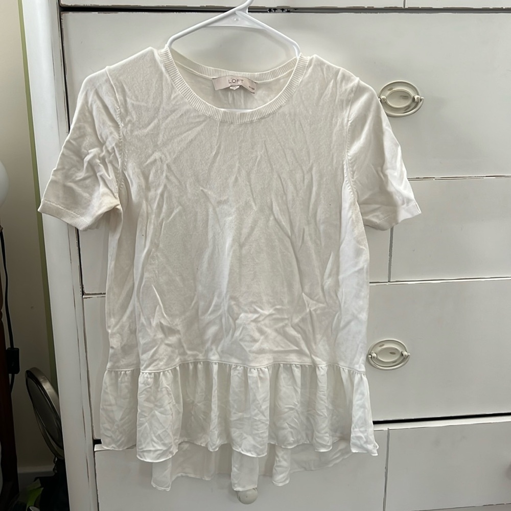 LOFT white ruffle short sleeve knit.